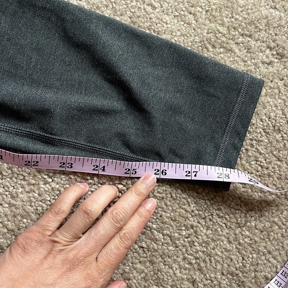 “Everlane: Perform Leggings size medium” - Picture 4 of 6